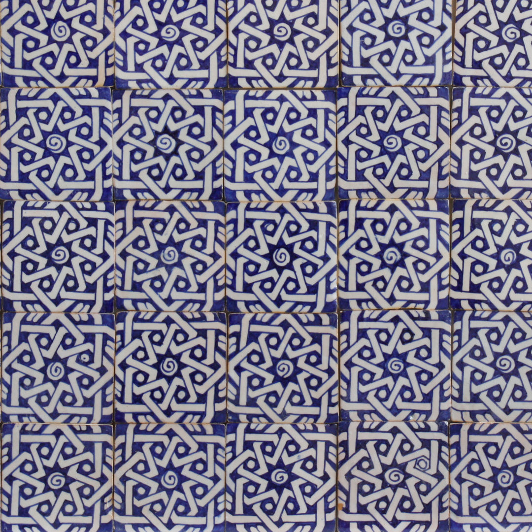 Hand-painted tile – Mediterranean ornamentation