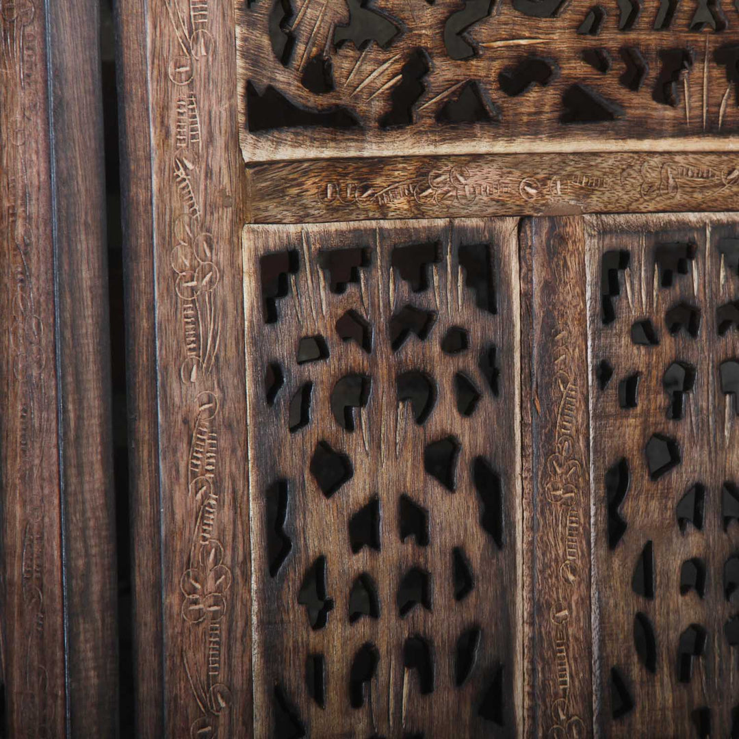 Wooden screen Firdaus