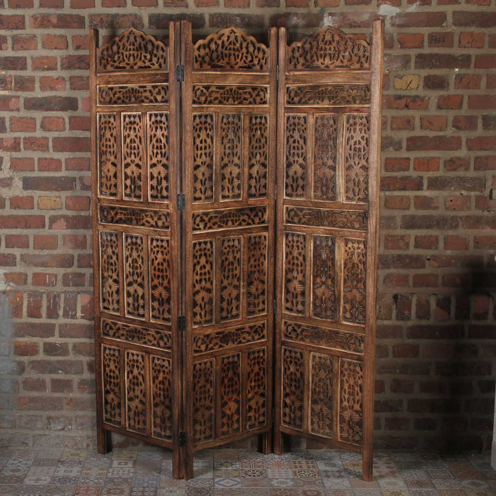 Wooden screen Firdaus