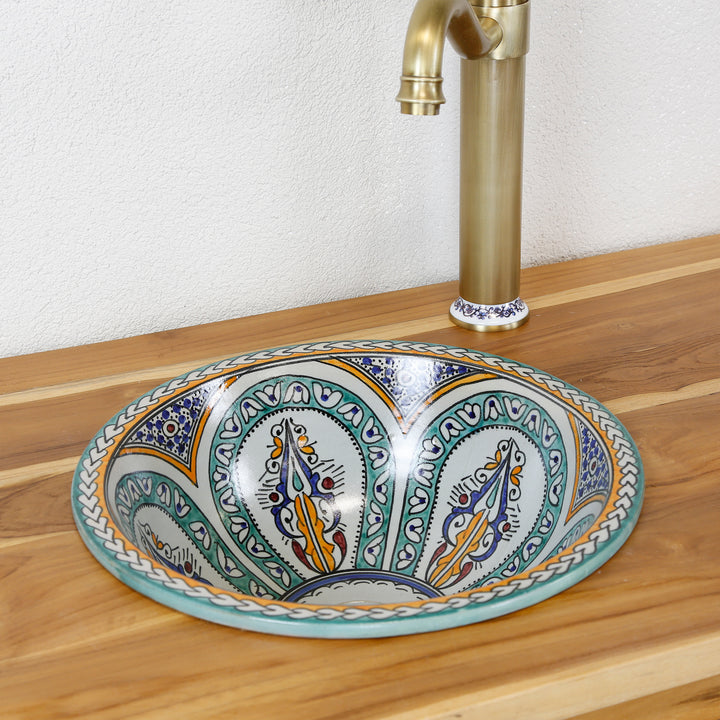 Ceramic washbasin for the bathroom