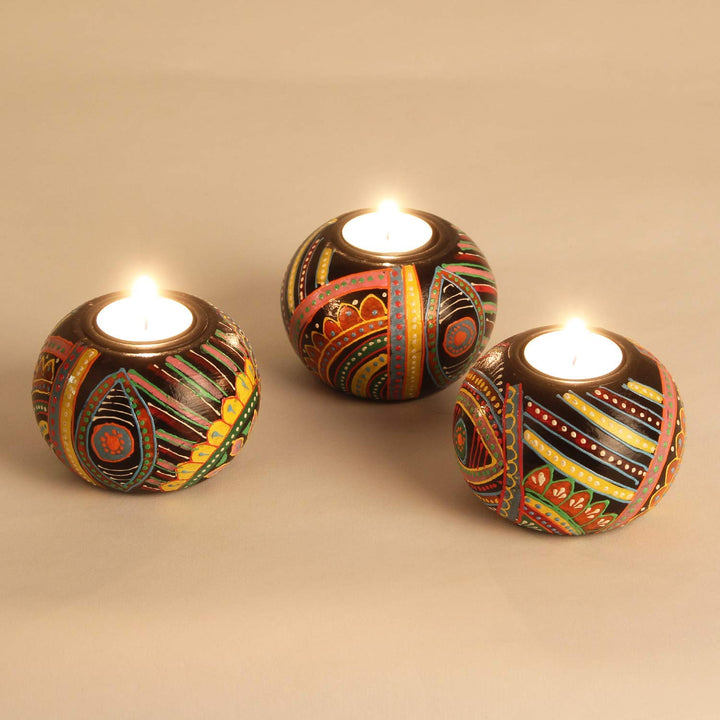 Oriental hand-painted tea light holders Aicha, set of 3