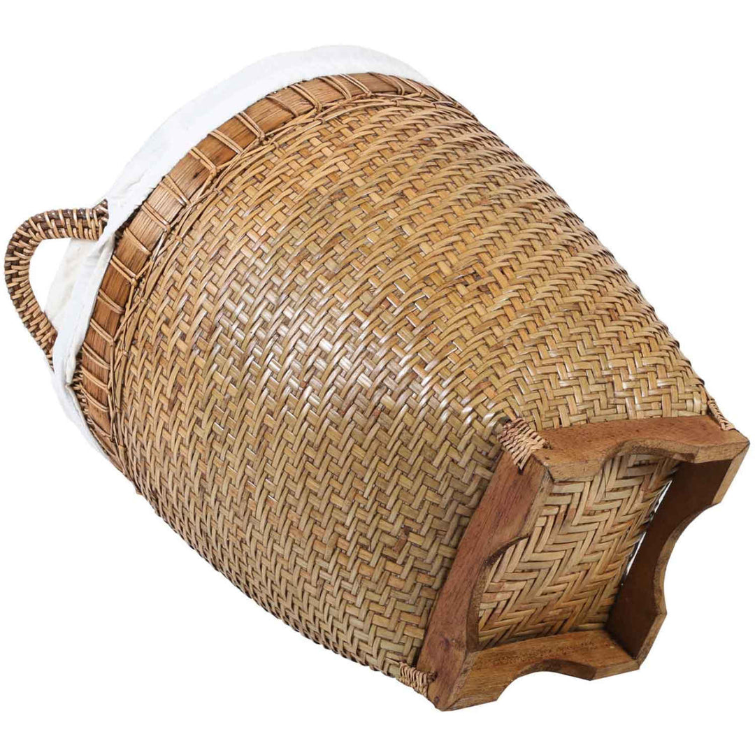 Lea rattan laundry basket with handle
