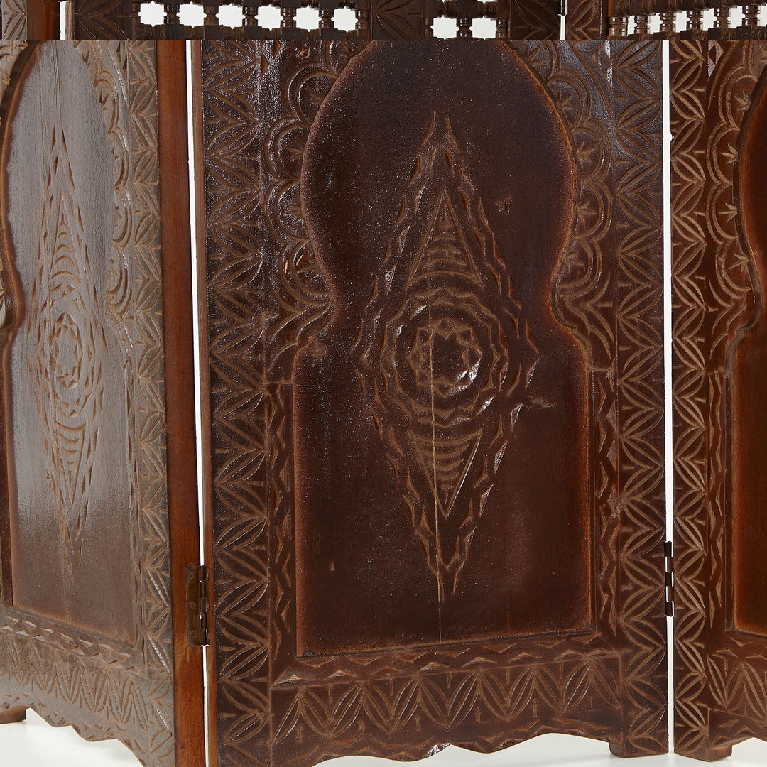 Wooden screen menara