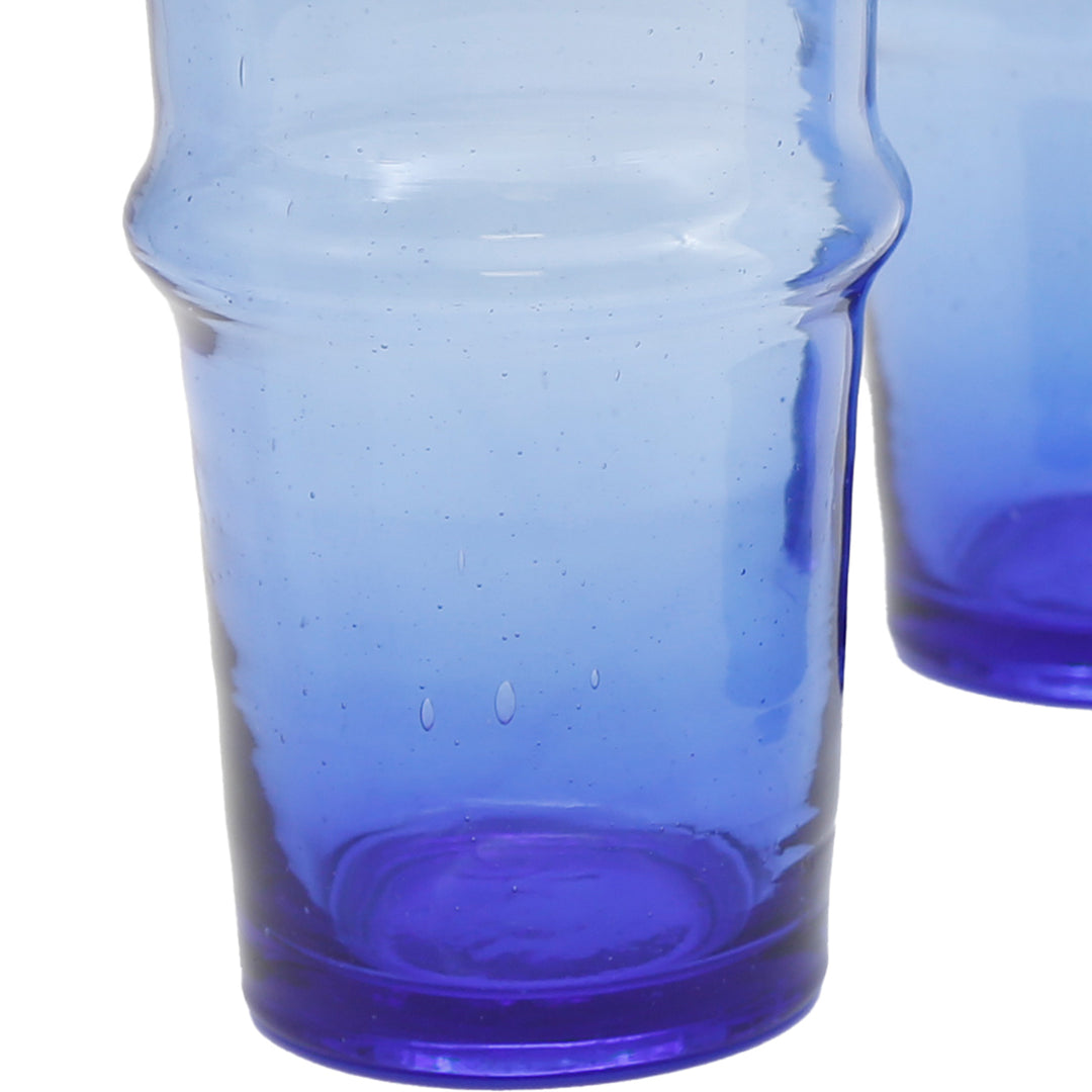 Glass set for everyday use: served with iced tea, lemonade, espresso and cappuccino - stylishly on wooden trays