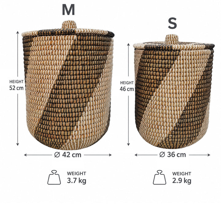 Diagram of seagrass baskets with black/white pattern: S Ø 36 × H 46 cm, 2.9 kg; M Ø 42 × H 52 cm, 3.7 kg.
